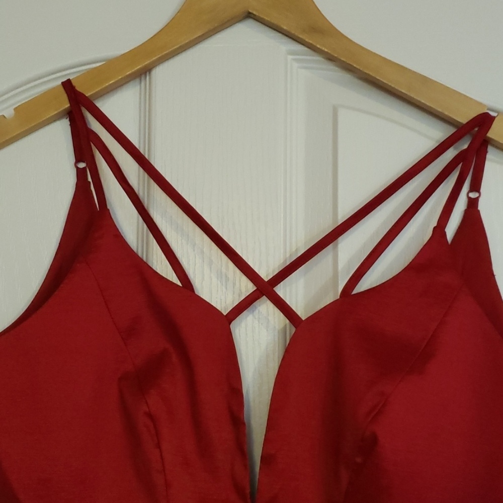Cross My Heart Dress Red - Picture 4 of 5
